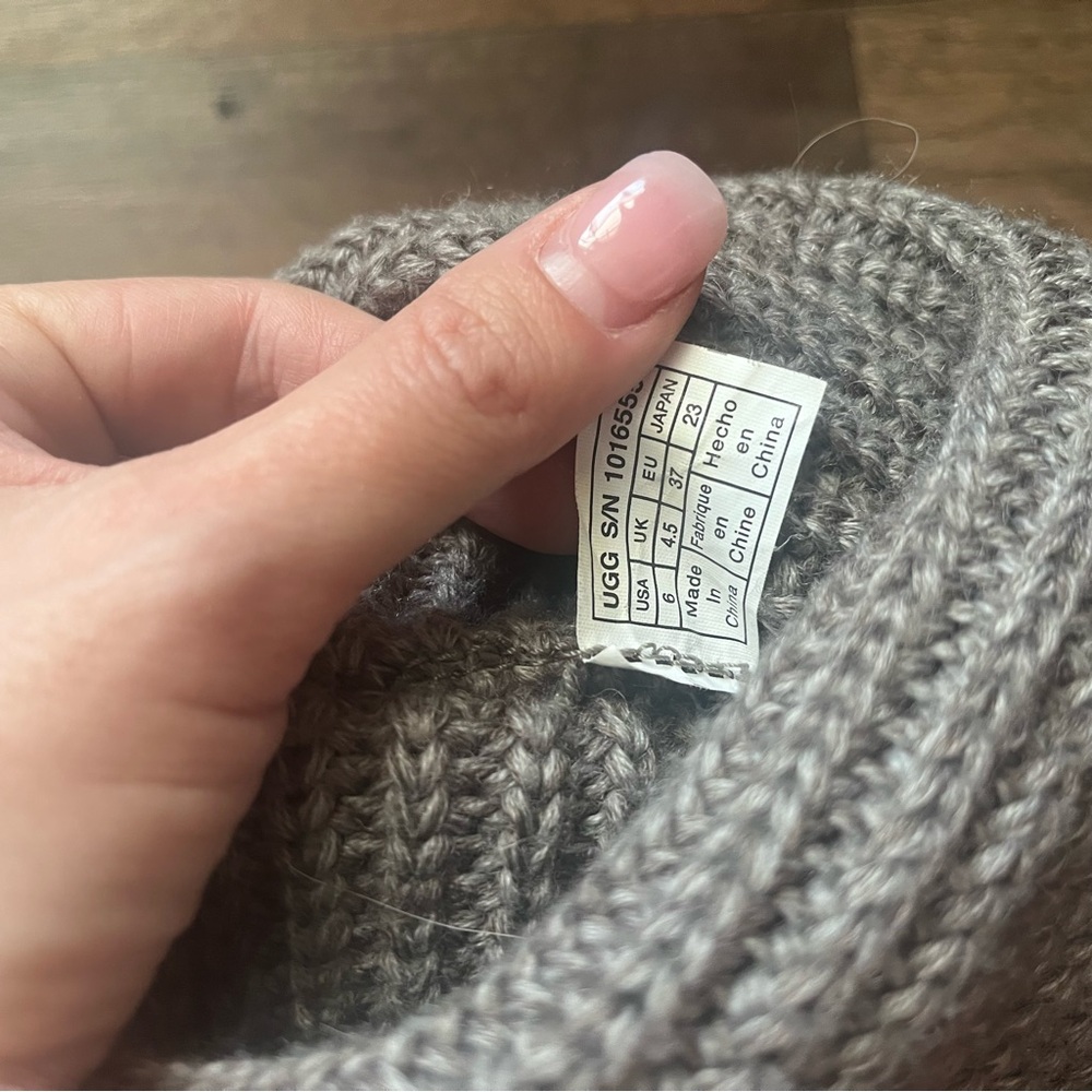 Ugg classic cardy gray knit boot - Picture 4 of 6